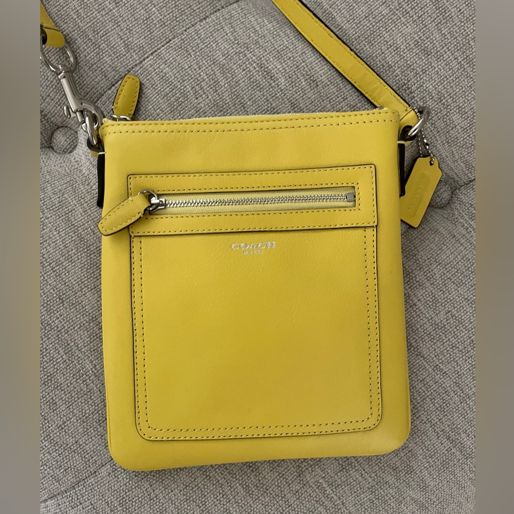 NWT COACH 47989 Legacy Leather Lemon
Crossbody Swing Bag + 48030 small wallet